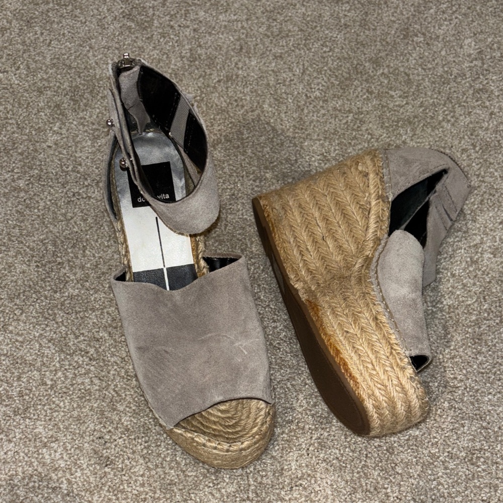 Dolce Vita Taupe Wedge Sandals 6.5